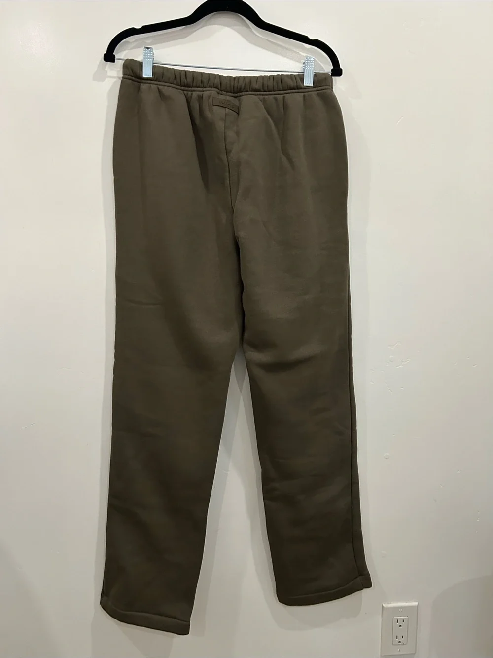 SKIMS NWT Fleece Lounge Straight Leg Sweatpants in Driftwood Size Medium
